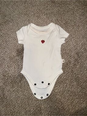 The Blueberry Hill Onesie Strawberry